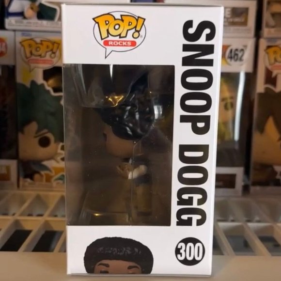 Funko POP! Rocks Snoop Dogg Rap Figure #300! - Picture 3 of 7